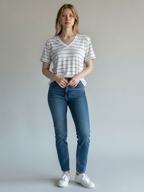 🌻 Kistmet Deep V-Neckline T-Shirt Top #535